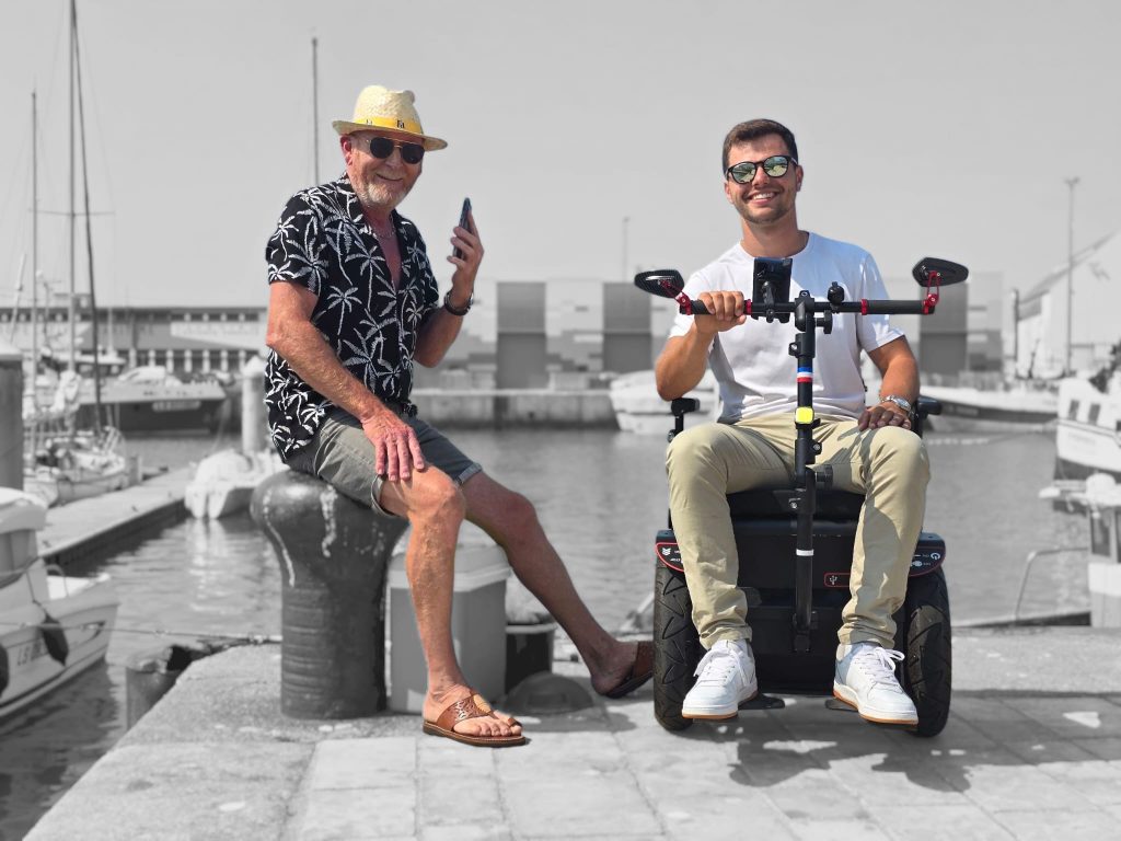 Le fauteuil roulant electrique GUS avec un pecheur